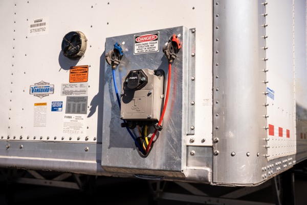 Vanguard Refrigerated Trailer Connections